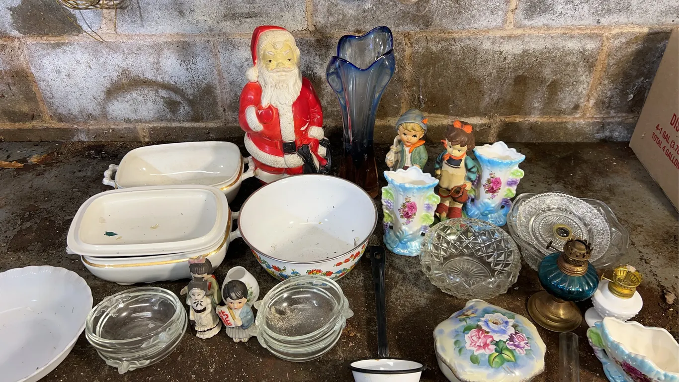 Decor & assorted glassware