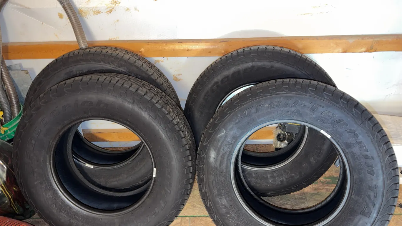 New set of 265-70R17 Tires