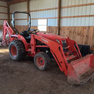 Kubota L3301 4WD tractor, 776 hours w/front end loader and back hoe
