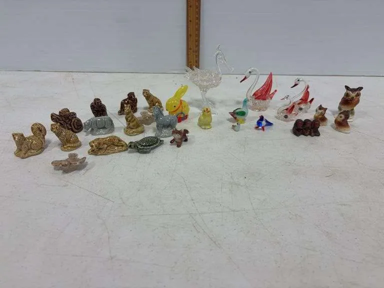 Wade whimsy figurines, mini glass figurines, misc