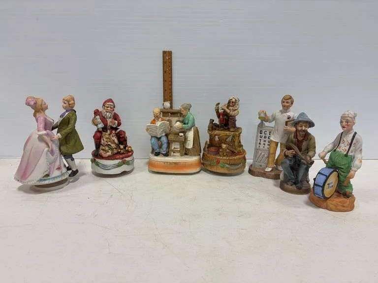 Assortment of vintage figures- includes musical