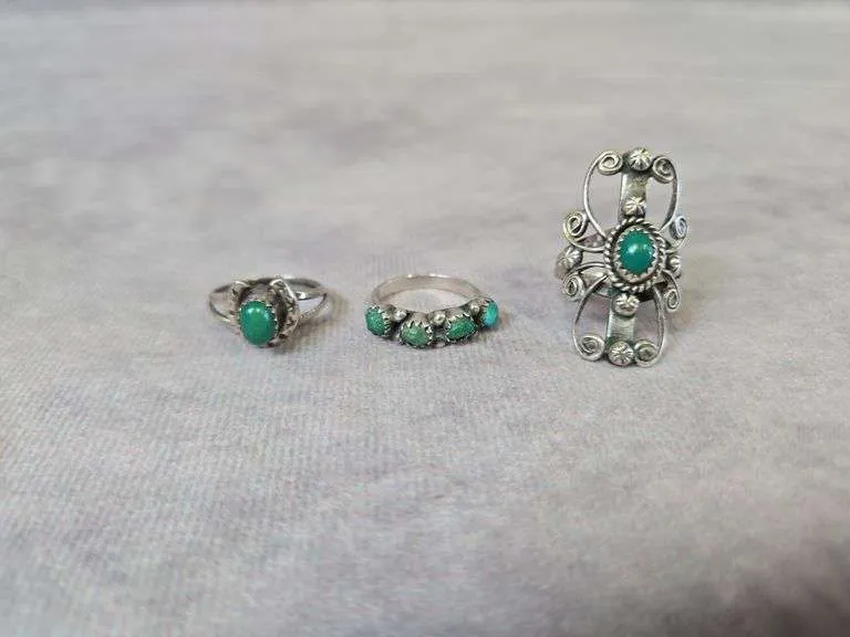 (3) green turquoise rings