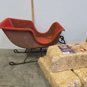 Sleigh & straw bales