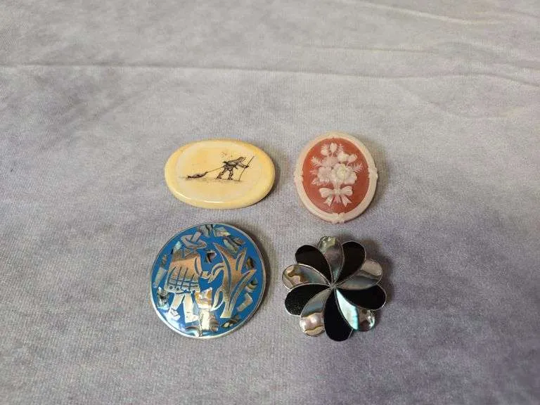 (4) pins/pendants- includes 925 & signed Howard Weyahok