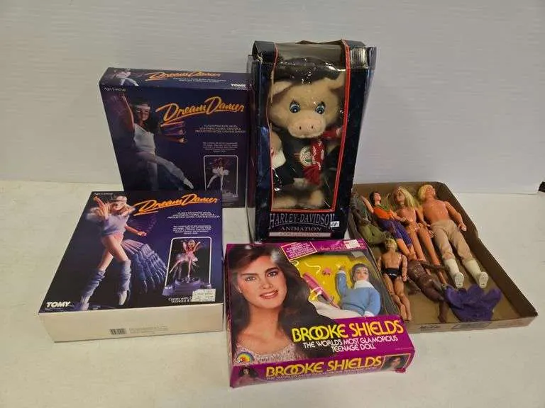Harley Davidson, Brooke Shields & other figures, Dream Dancers