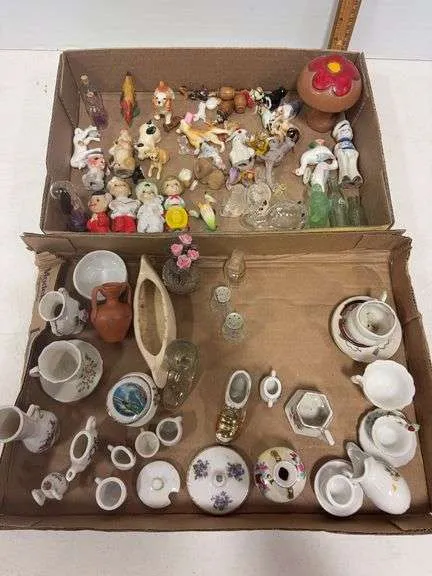 Large assortment of mini figurines & misc- includes glass