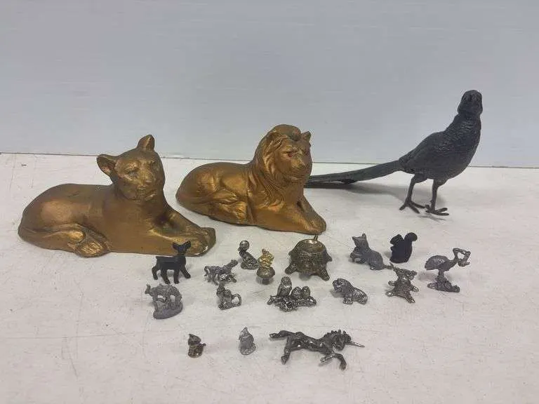 Metal long-tailed Pheasant & mini figures, plaster gold colored lions