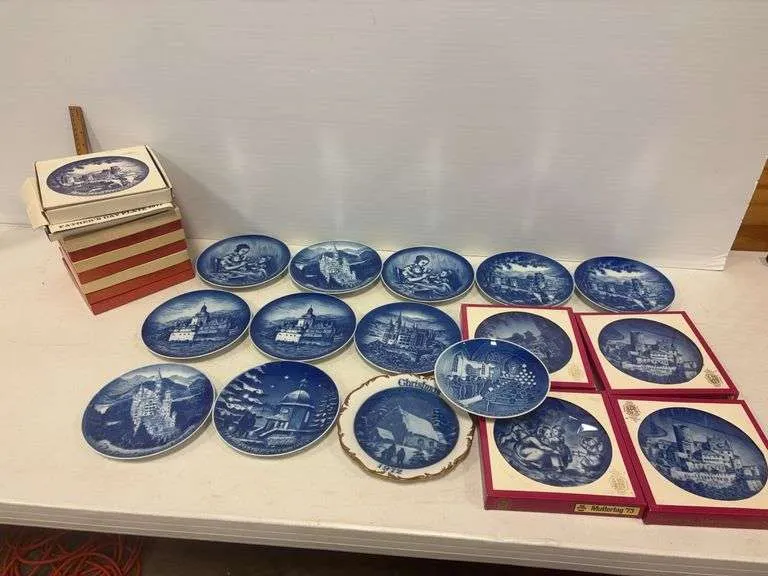 Assortment of Germany plates- some w/ boxes