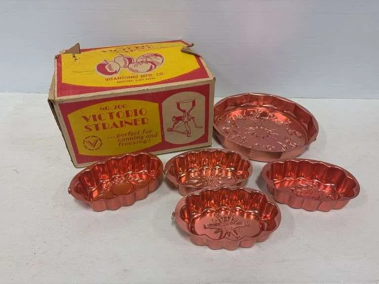 No. 200 Victorio strainer & copper colored molds