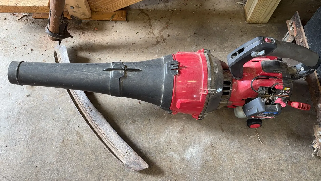 Troy-bilt leaf blower