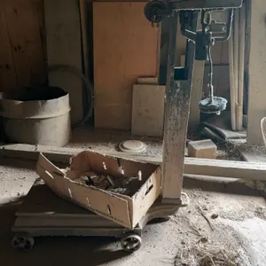 Floor scale