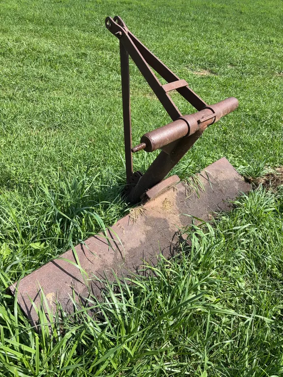 Three point hitch blade for tractor ?