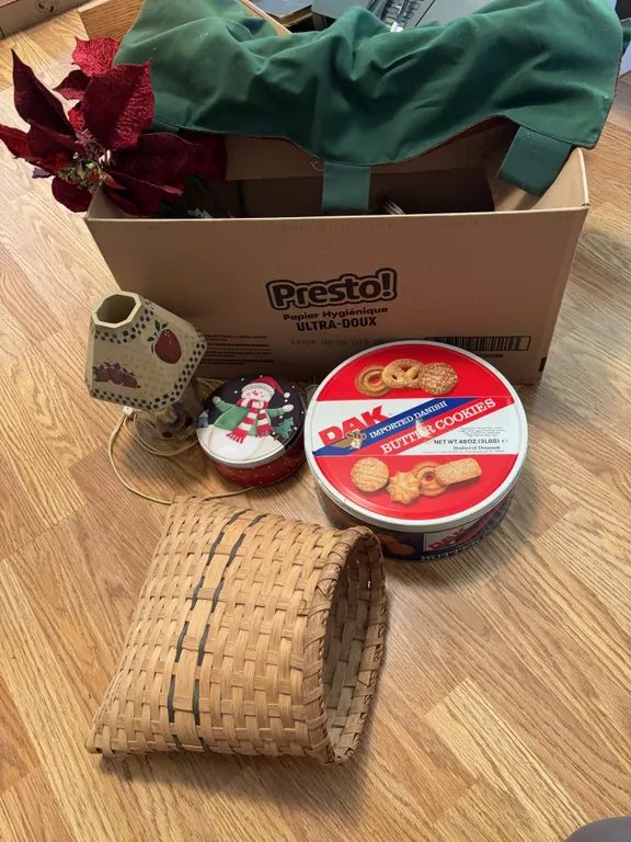 Tins, decor & more