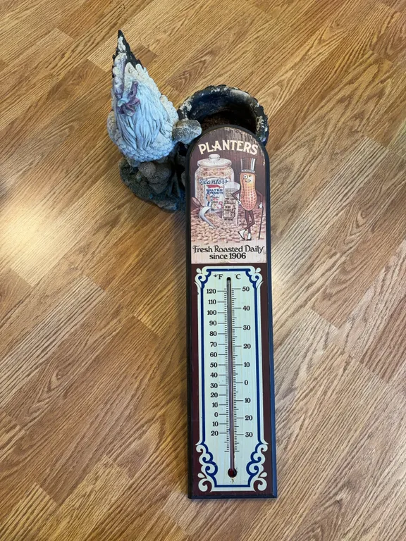 Planters thermometer & chicken planter