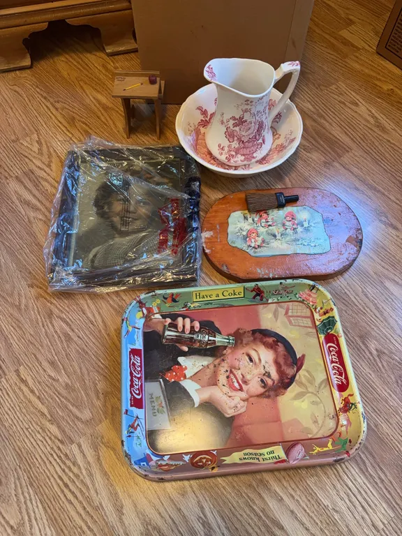Coca-Cola trays, decor & more