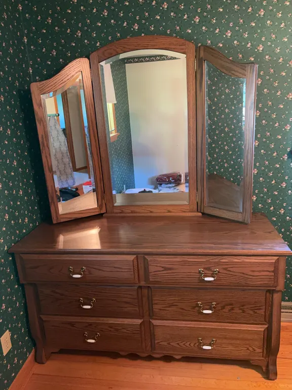 Dresser with mirror ( 21�W x 57�L x 77�H to top of mirror )