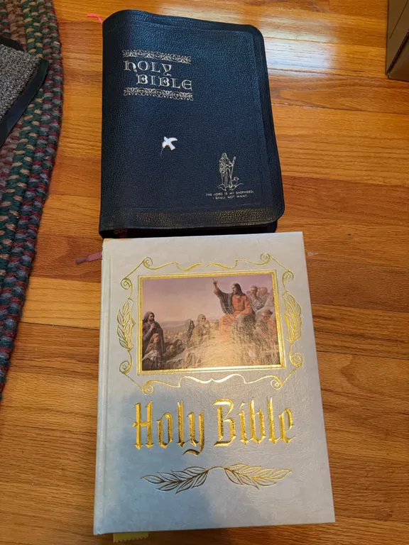 (2)- Bibles