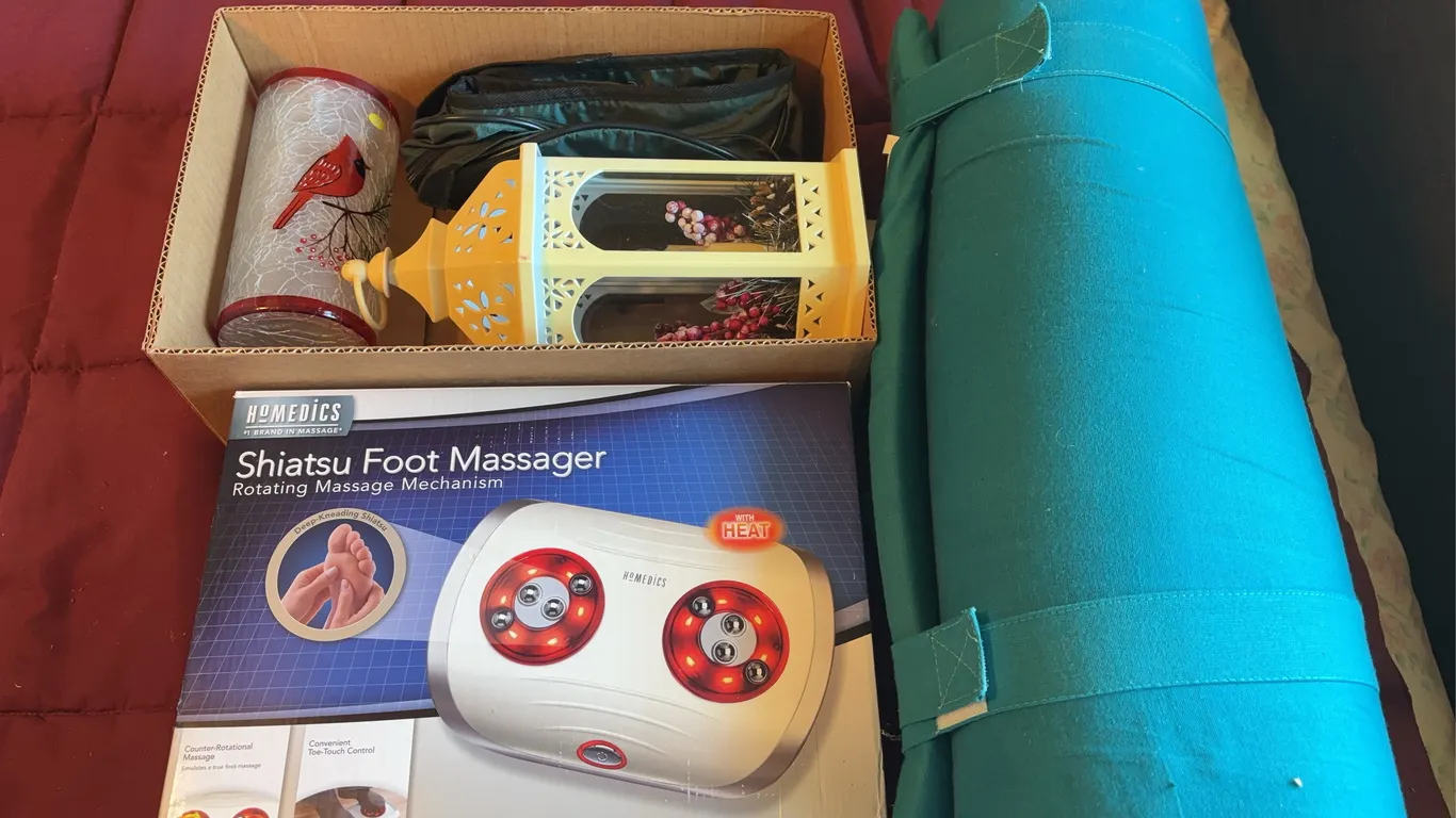 Foot massager & decor