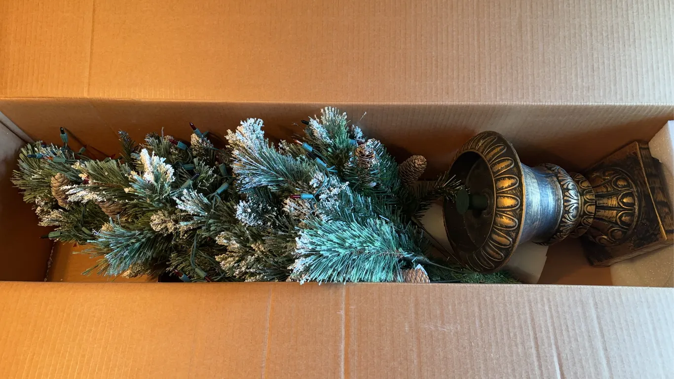 Christmas tree with lights ( approx 40�L )