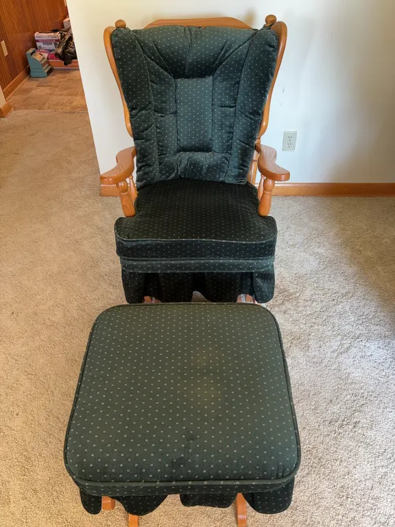 Glider rocker and foot stool ( 26.5�W x 27�L x 39�H )