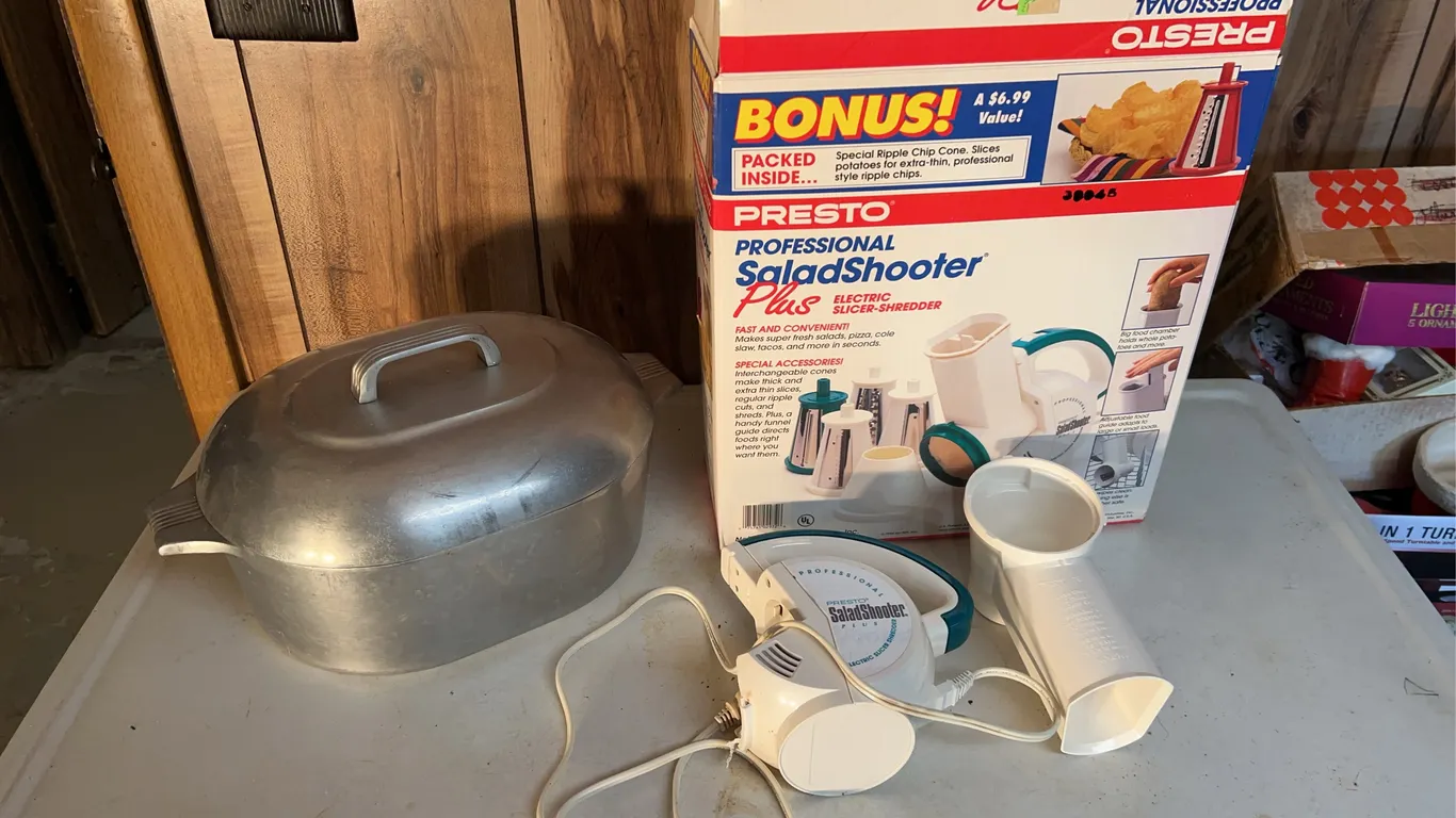 Presto Professional SaladShooter In Box & Wagner Ware Magnalite 8-Quart Cast-Aluminum Roaster -Model 4265-P