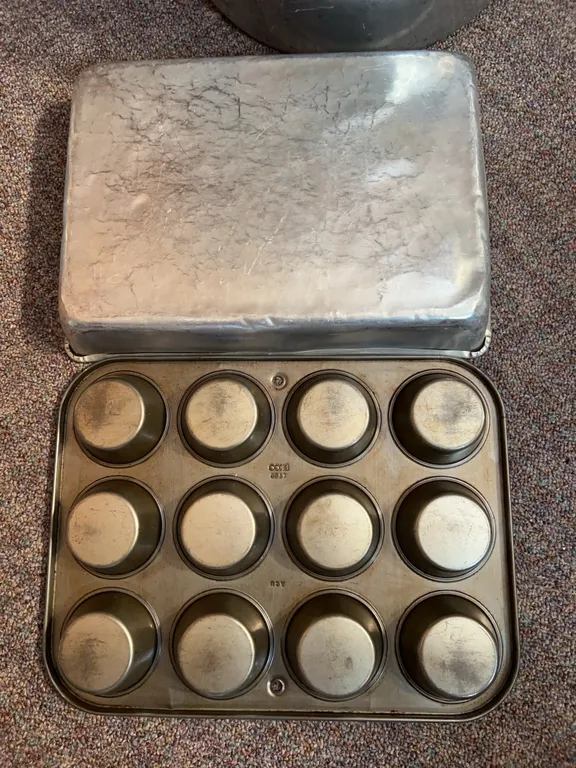 Cast Aluminum All-American Pressure Cooker, Muffin Tin & Baking Pan
