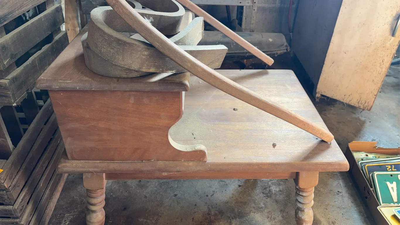 Wooden stand ( needs work )
