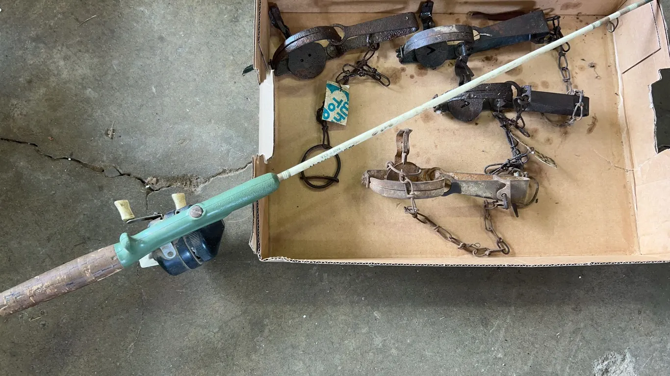 Traps & fishing rod
