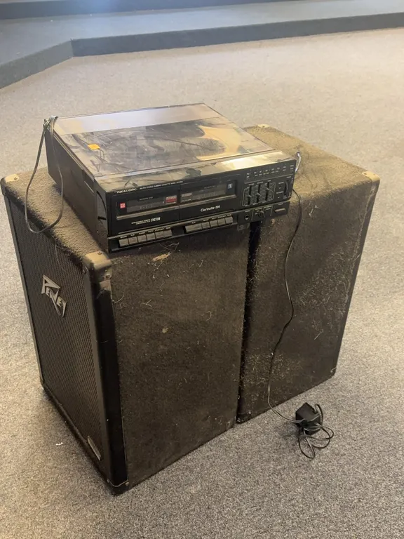 Realistic AM/FM Stereo Dubbing Cassette Music System and (2) Peavy Speakers