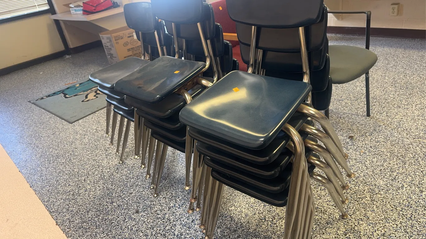 (14) Metal School Chairs