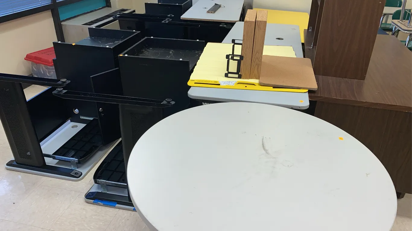 Various Desk’s, Tables