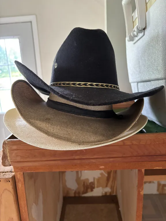 (3)-_cowboy hats