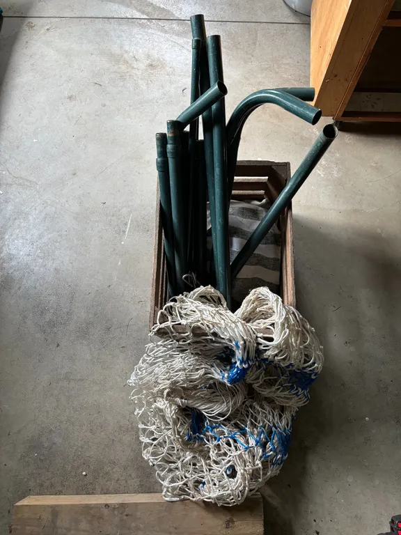 (2)- hammocks (1)- has frame