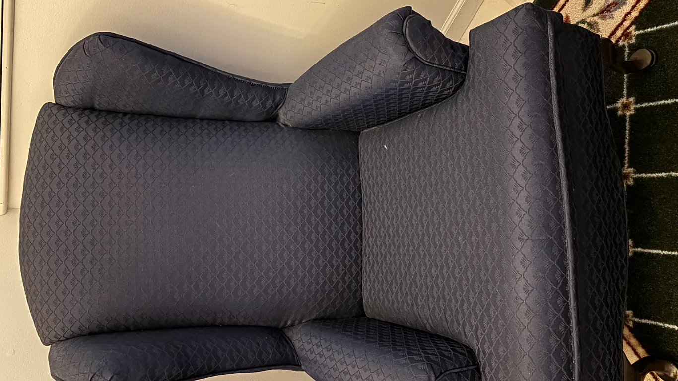 Upholstered Chair ( 31"W x 33"L x 44"H)