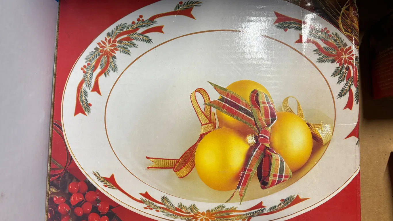 Poinsetta Plates