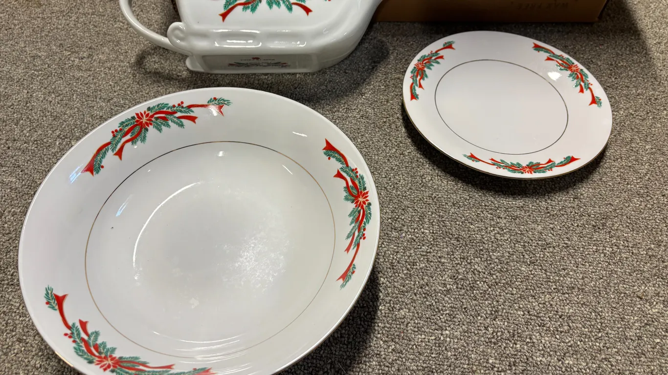 Poinsetta ( Dishes, Bowls &Glasses )