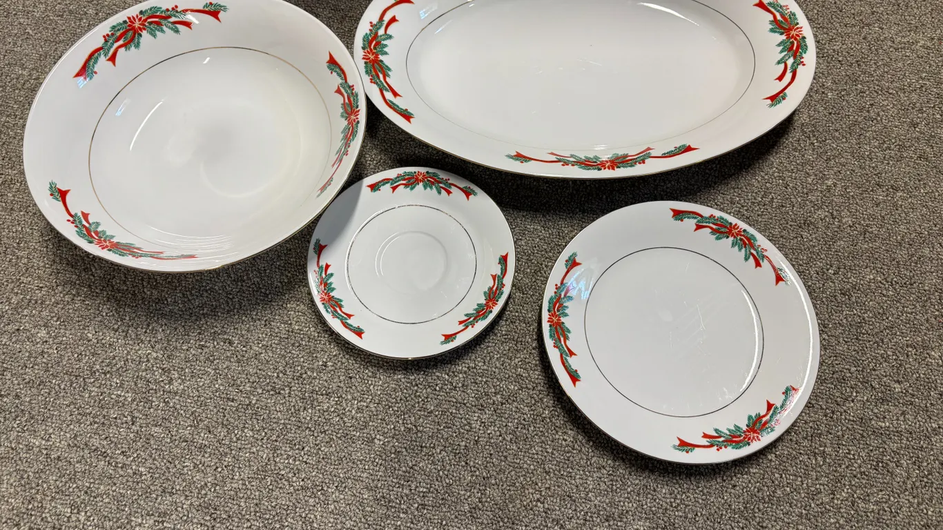 Poinsetta ( Dishes, Bowls &Glasses )