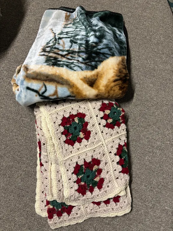 Blanket & afghan
