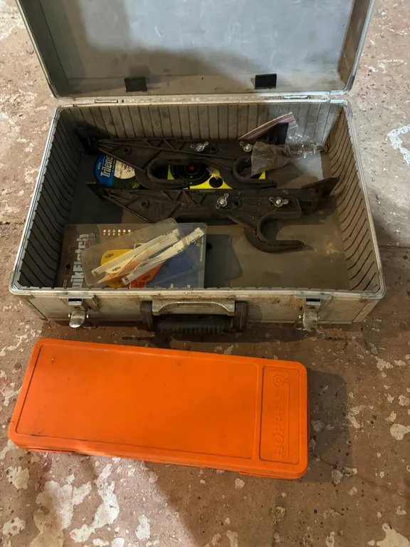 Gun cleaning kit and gun rack