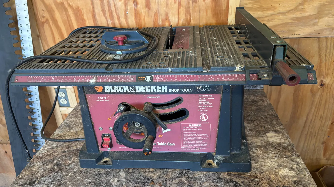 Black & decker table saw