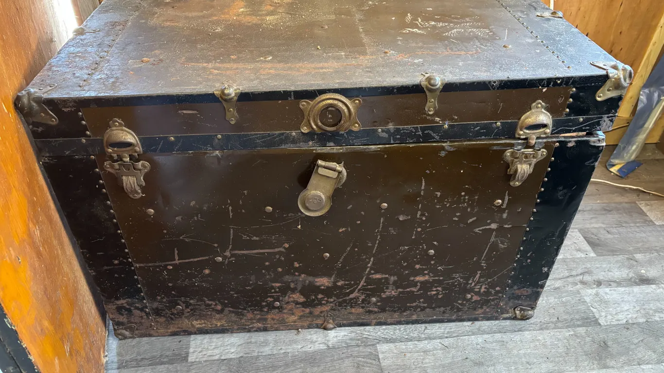 Vintage chest