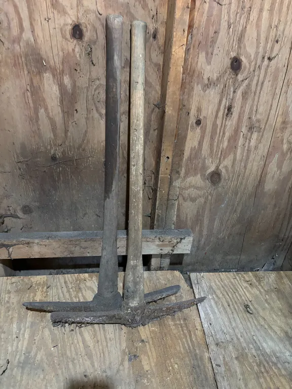 (2)- pickaxes