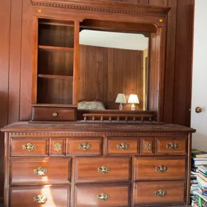 Bassett Furniture 9 Drawer Dresser with Mirrors
