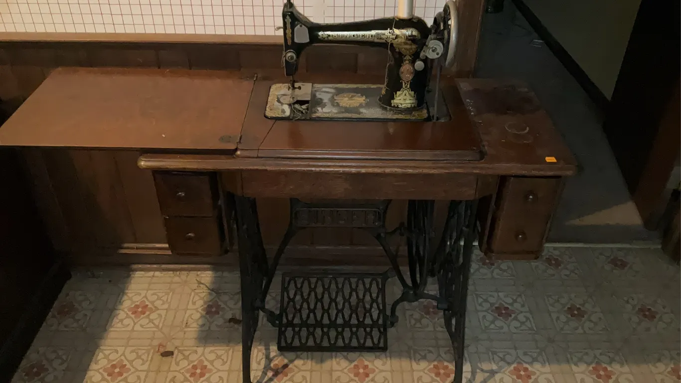 Vintage Singer Sewing Machine