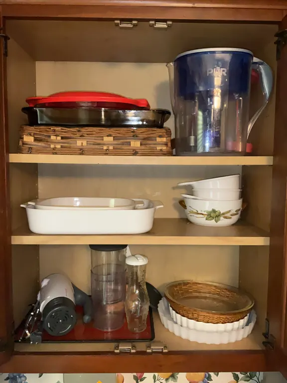 Assortment of Kitchen Implements