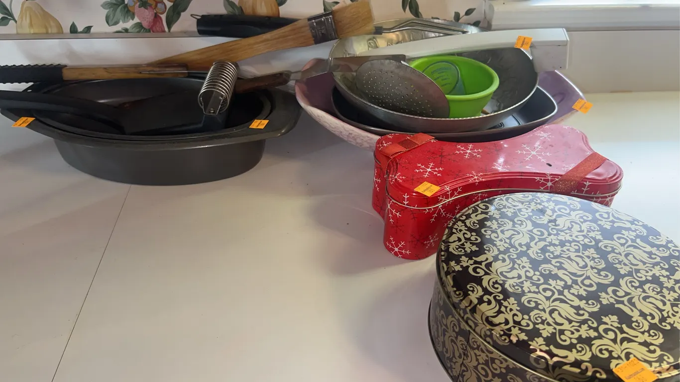 Assorted Kitchenware