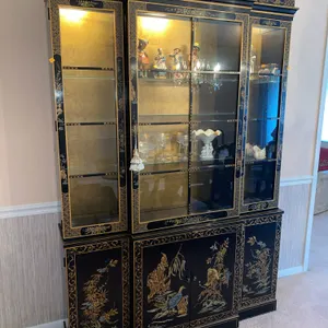 Drexel Heritage Asian Chinoiserie Black Lacquered & Gold Gilt China Cabinet