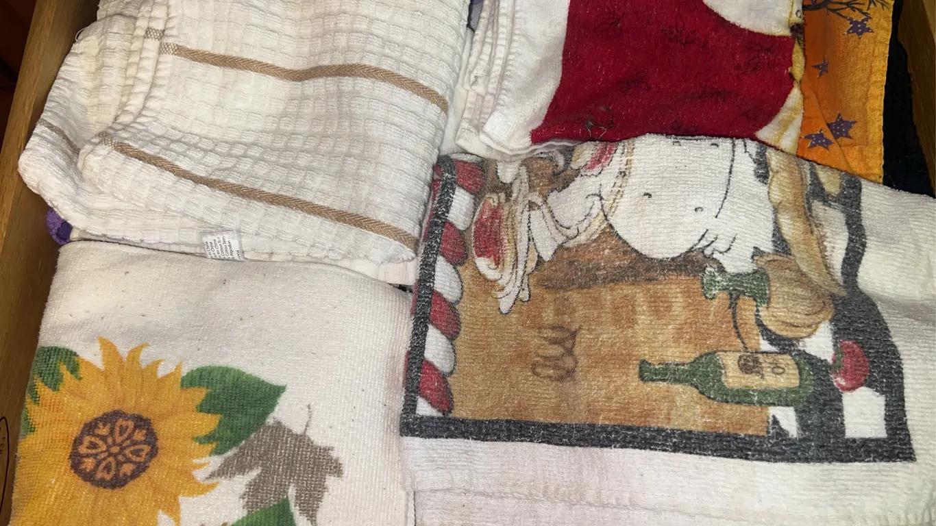 Assorted Kitchen Towels