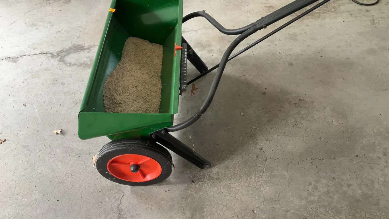 Scott’s Metal Drop Spreader