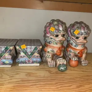 (4) Pieces of Asian Decor